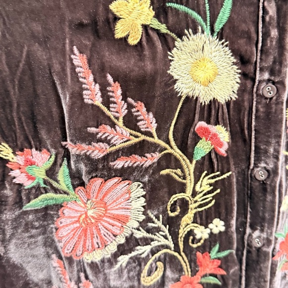Johnny Was Small Floral Embroidered Velvet Kimono Sleeve Blouse Coffee Bean NWT - Picture 12 of 15